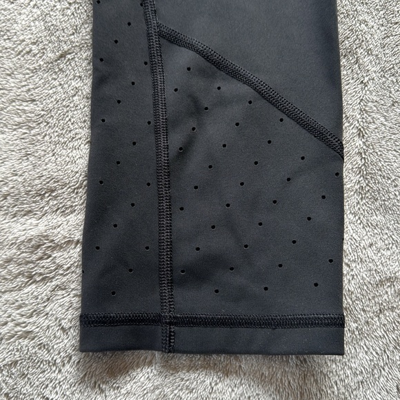 Athleta Black Cropped Leggings - Picture 2 of 7